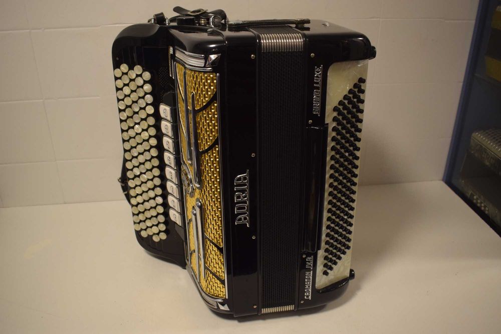 Acordeao Adria Cromton Grand Lux 4 Voz.N 302