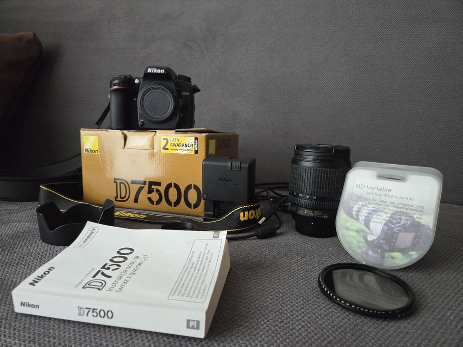 Nikon D7500 z obiektywem 18-105mm
