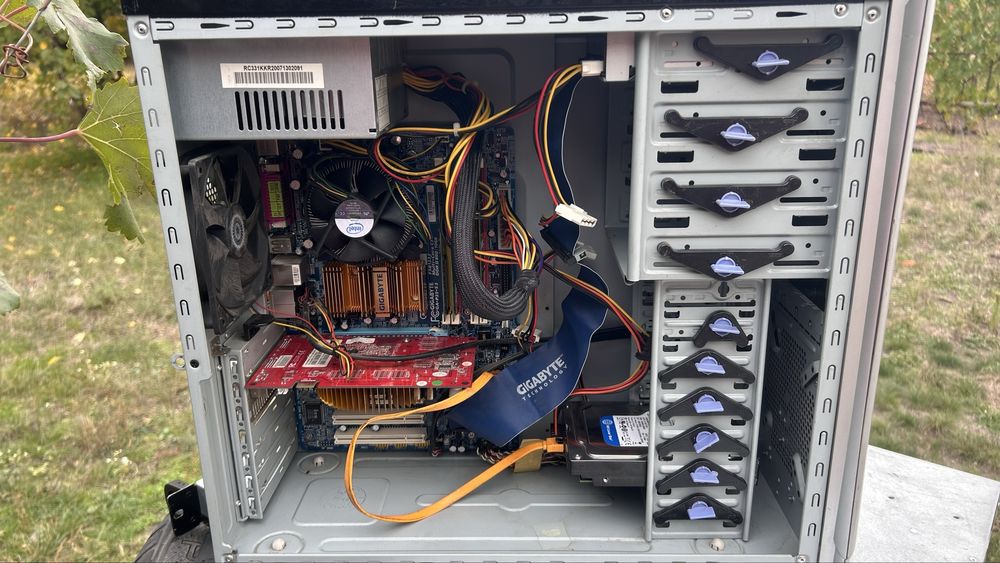 Продам системные блоки полностью в рабочем состоянии виндовс 10 НДД500