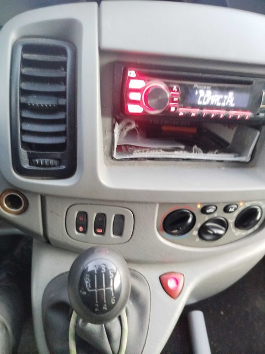 Opel vivaro longa