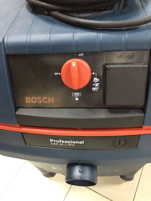 Aspirador universal Bosch GAS 25 L SFC Professional