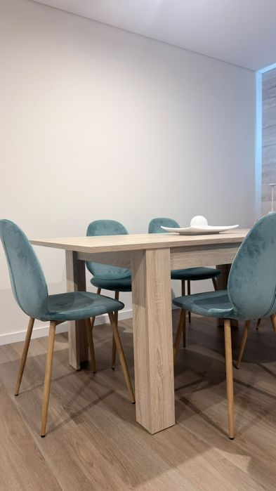 Conjunto mesa cadeiras