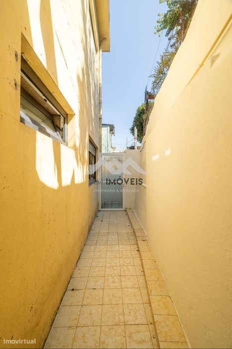 Andar de Moradia |  Rio Tinto | Garagem | Logradouro