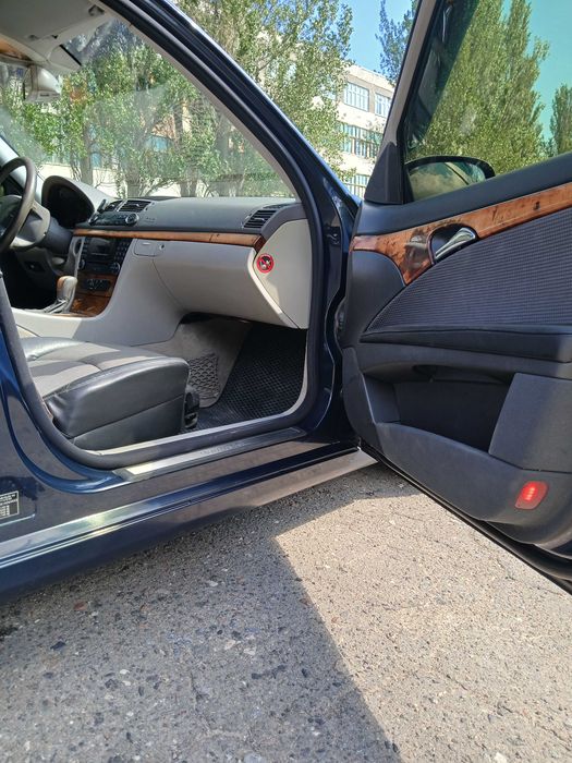 Mercedes-Benz e-class w211
