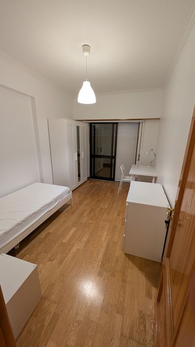 Quarto com marquise (varanda fechada)