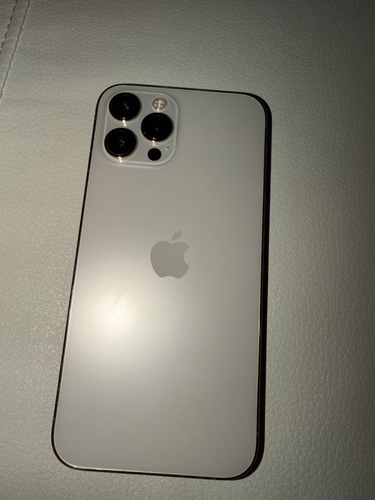 Iphone 12 pro max a venda