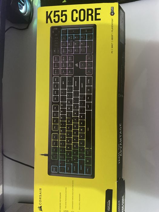 Teclado gamer coresair K55 core