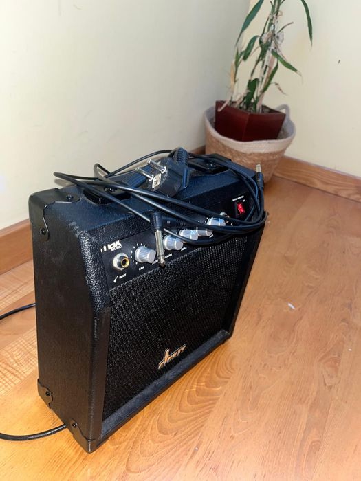 Gitara basowa Echo plus wzmacniacz