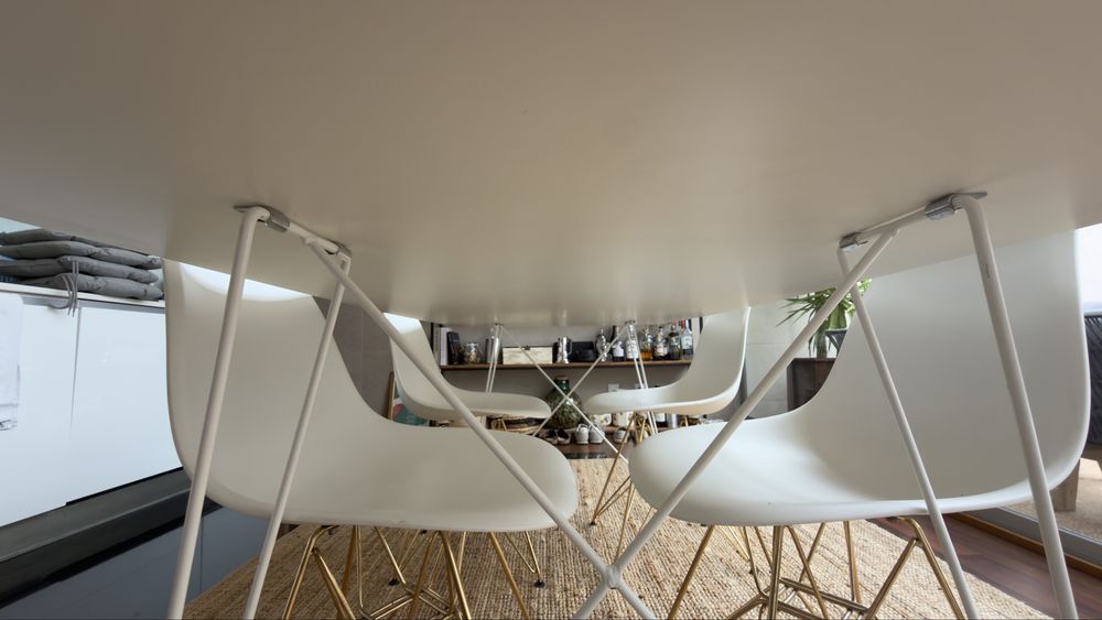 Mesa de jantar/cozinha/escritório branca de design