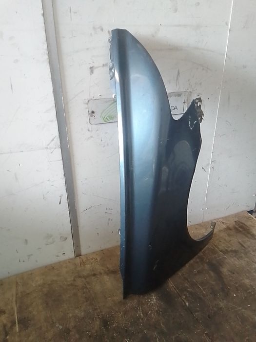 Guarda-lamas direito VOLVO V50 (MW)