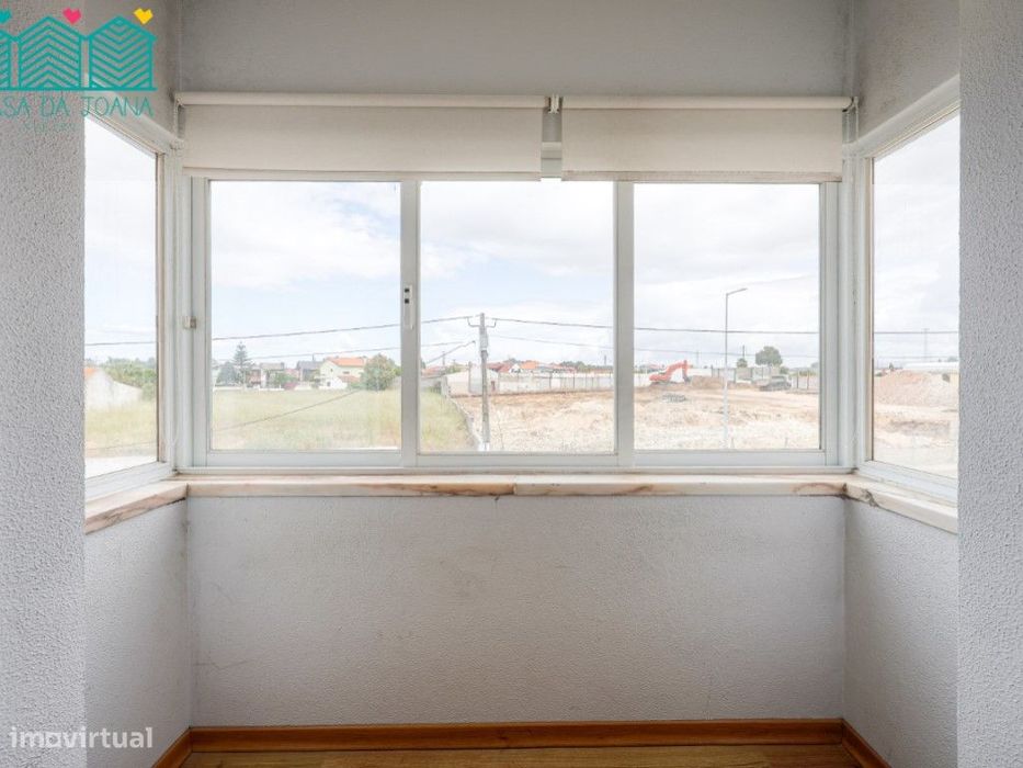 Apartamento T2 com Lugar de Garagem em Esgueira