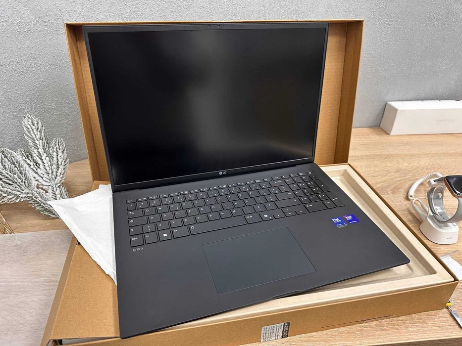 Ультрабук LG Gram 17z90tL 17" Core Ultra 7-258V/32GbDDR5/2TB SsdНовий!