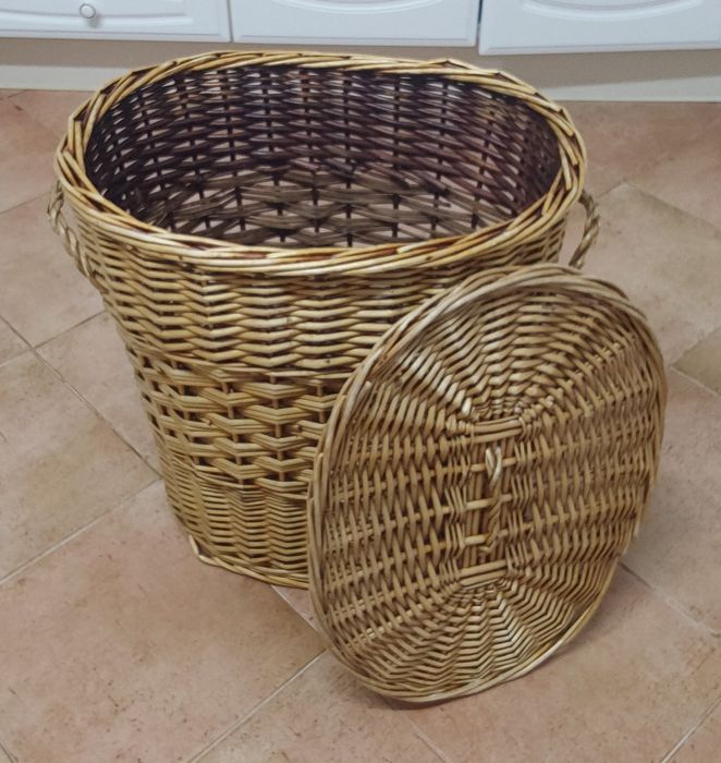 CESTA,CAIXOTE EM VERGA COMO NOVO. Casa,Quarto, Arrumação, Garagem, Sala, Mudanças, Jardim.