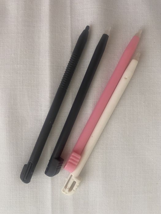 Nintendo DS Stylus and Screen Cleaner64751899444482122
