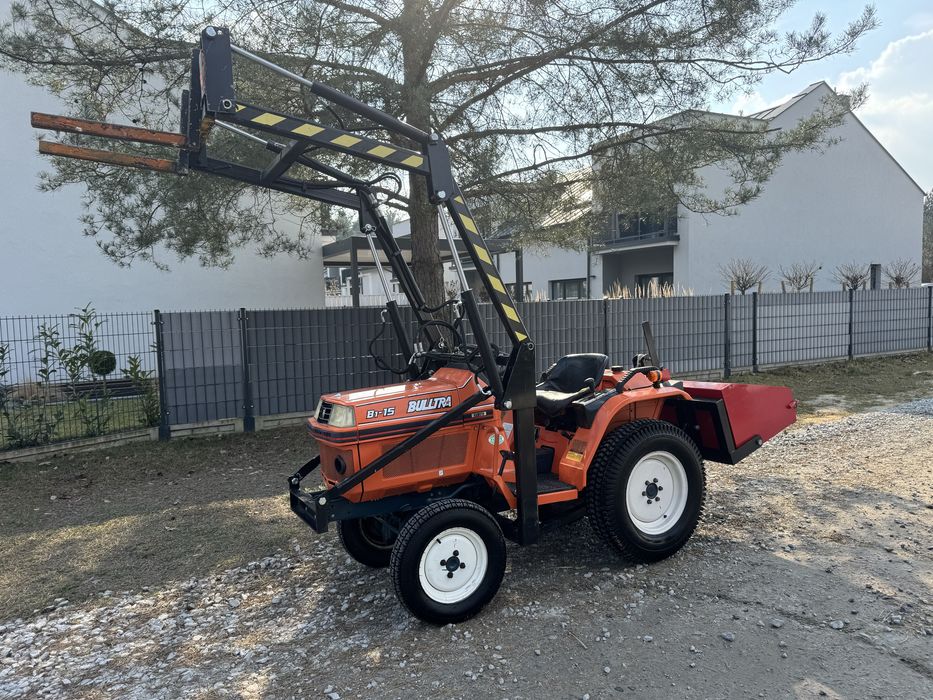 Kubota z turem 4x4 16 km kola trawiaste,przyczepka