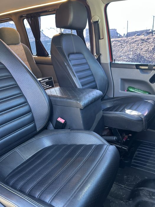 Продам авто VOLKSWAGEN T5 пасажир