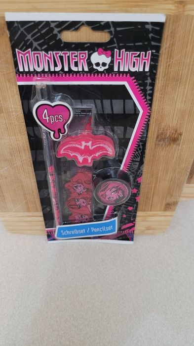 Zestaw przyborów szkolnych Monster High, Violetta