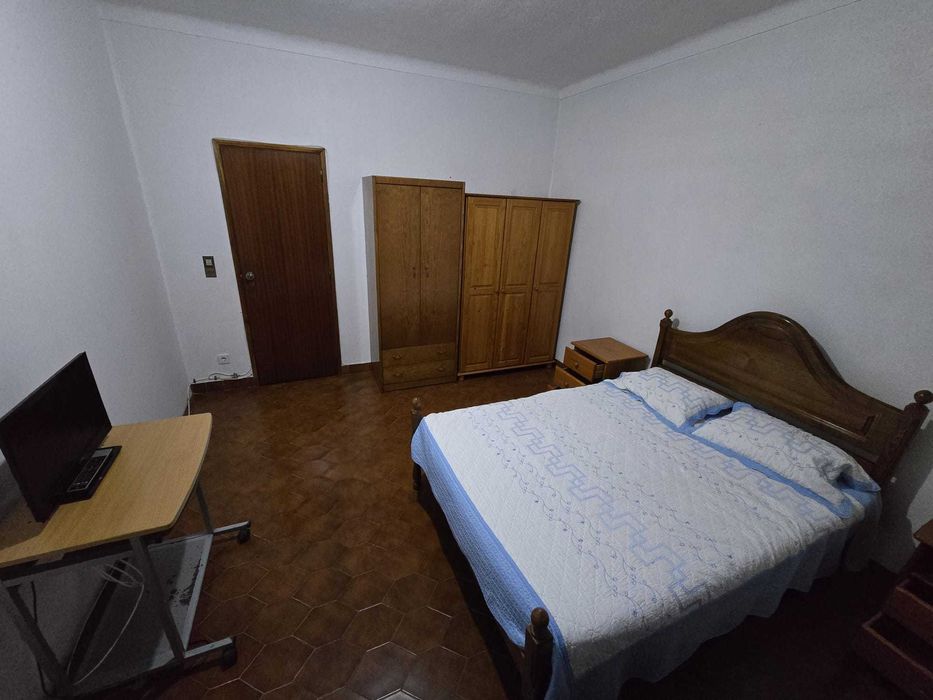 Quarto para arrendar