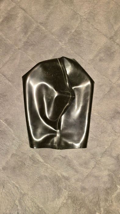 829/ Maska L lateks latex czarna performowane oczy dziurki bez ust