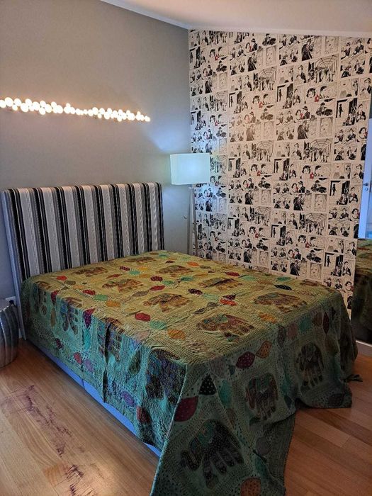 Colcha em patchwork, artesanal, cama de casal.