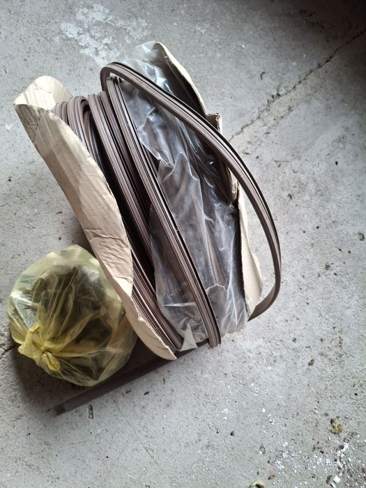 Okucia okienne do  drewnianych okien.