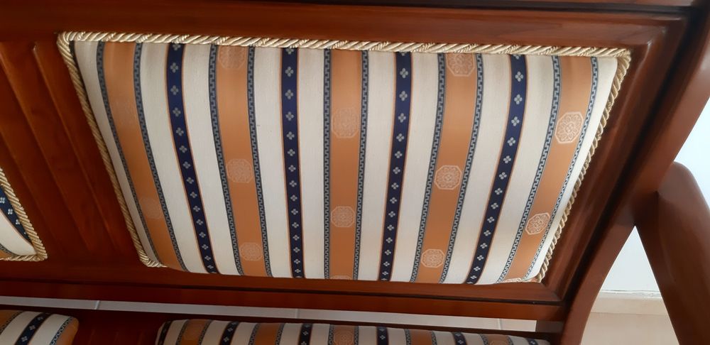 Banco  cerejeira. Otima qualidade. Em bom estado. Entrego zona Lisboa