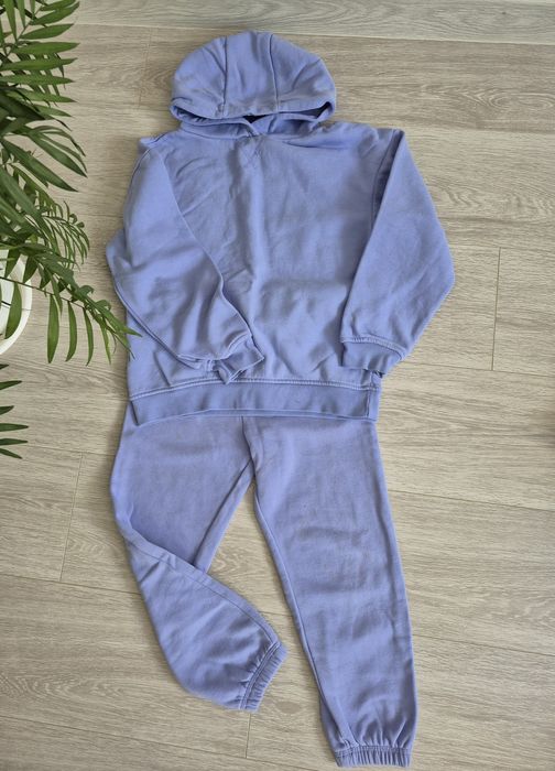 Костюм на дівчинку  122-128.