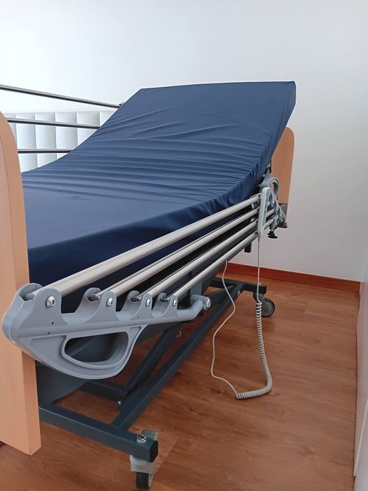 Cama hospitalar articulada