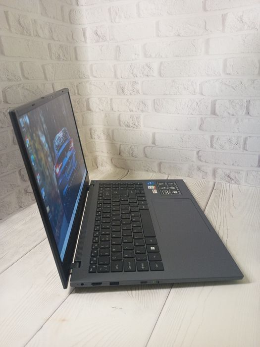 Ноутбук Medion Akoya E15423 i5-1155G7 8Gb DDR4