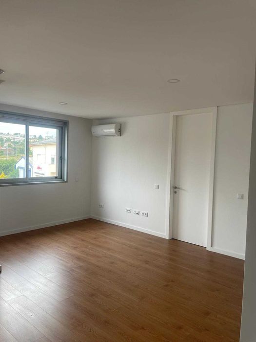 Arrendo T1 Novo na Rua de Rebordãos 1º Andar - Areosa - Rio Tinto - Porto