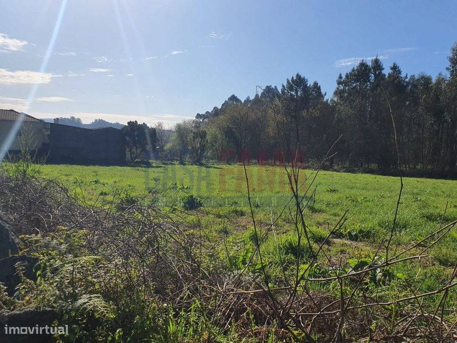 Terreno de construção em Carreira - Santo Tirso — Carreira E Refojos De Riba De Ave, Porto