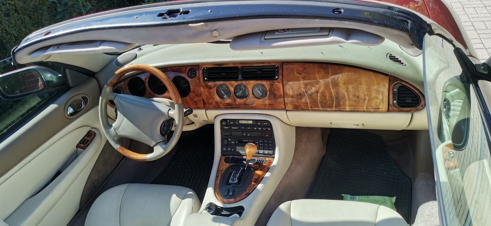 Jaguar XK8