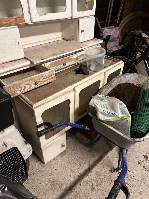 2 kredensy prl plus dodatkowa gora