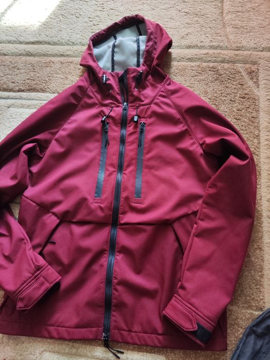 Продам мужскую ветровку