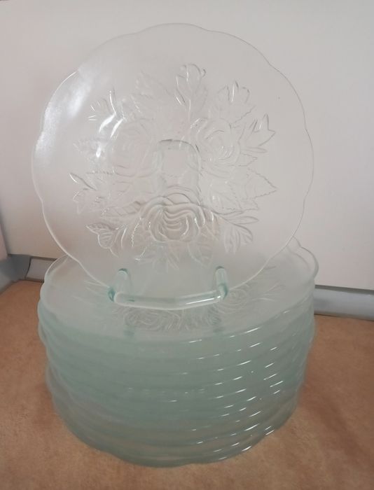 Szklane talerze szkło mrożone róża