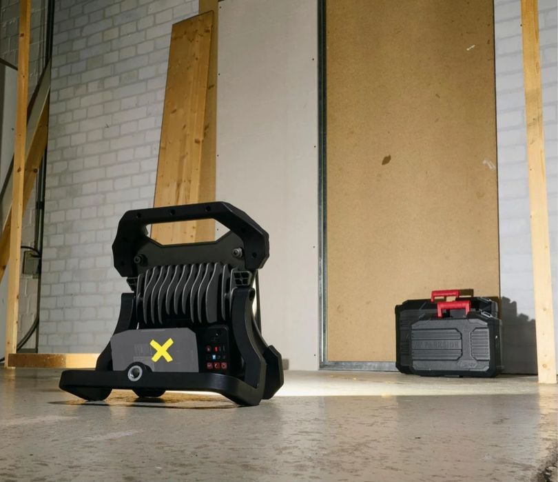 ПРОФ акумуляторни LED прожектор/фонар GERMAN Parkside PPBSTA 20/ліхтар