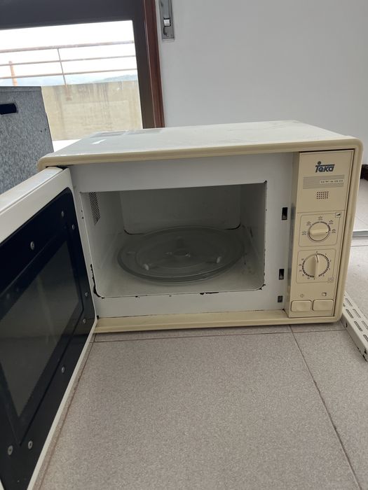 Placa Vitroceramica, Forno e Microondas TEKA