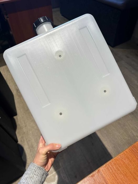 Бак,бачки 5,7,10 л.,с креплением, для автономки топливный бак Webasto