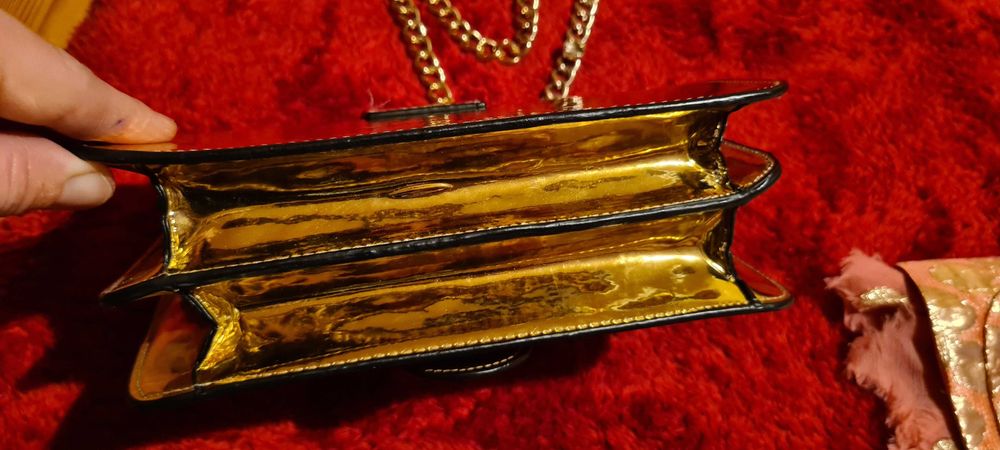 Złota torebka Pinko