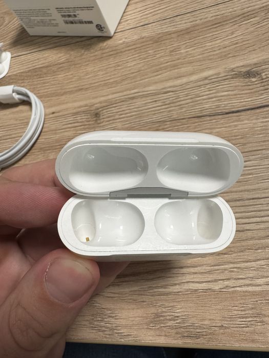 Продам оригінальні Airpods pro 1