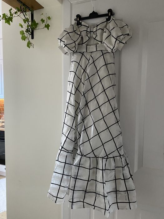 Rozkloszowana sukienka Asos w stylu Audrey Hepburn