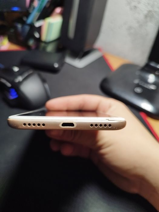 Xiaomi Redmi 5 Plus 3/32 Gb