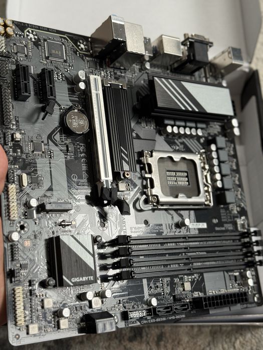 Материнська плата Gigabyte B760 DS3H Gen5 (LGA1700, DDR5)