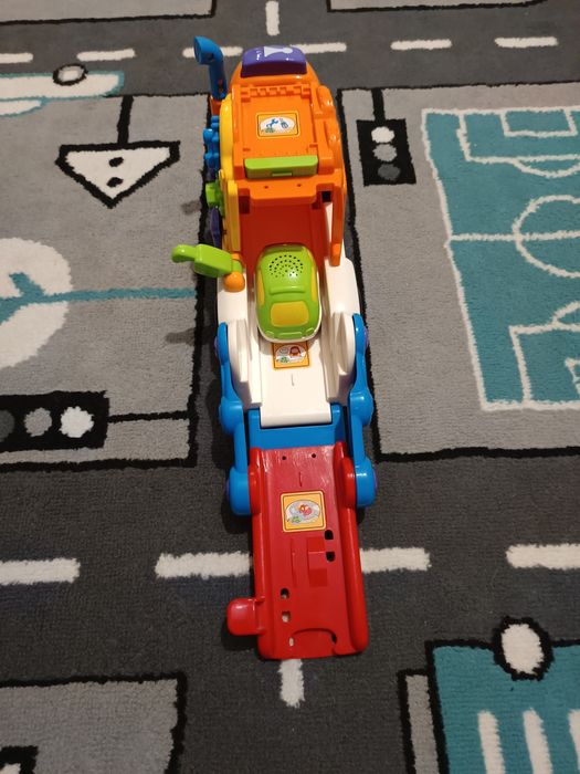 Autotransporter Vtech tut tut z autkiem