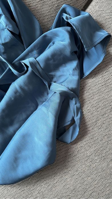 długa niebieska sukienka Massimo Dutti