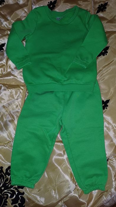 Na sprzedaż dres niemowlęcy