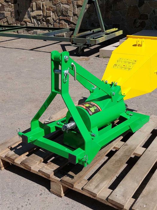 Шнековий подрібнювач гілок з кріпленням для автомобільного причепа