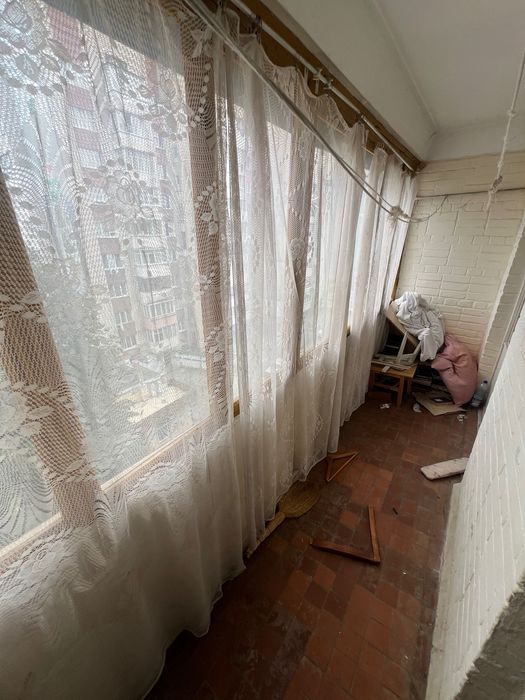 Простора 4-х кімнатна квартира 80м² | Стебницька
