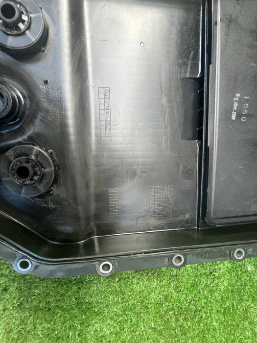 Кришка поддона коробки передач БМВ BMW ZF 6HP28X пластик Оригінал