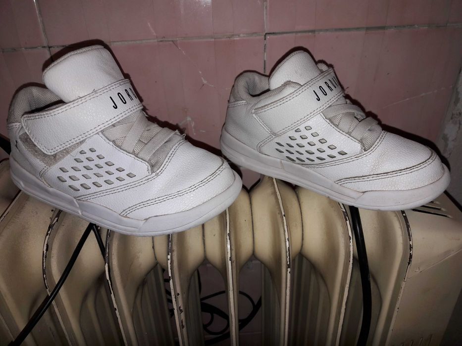 Buty Jordan dla dziecka r.27